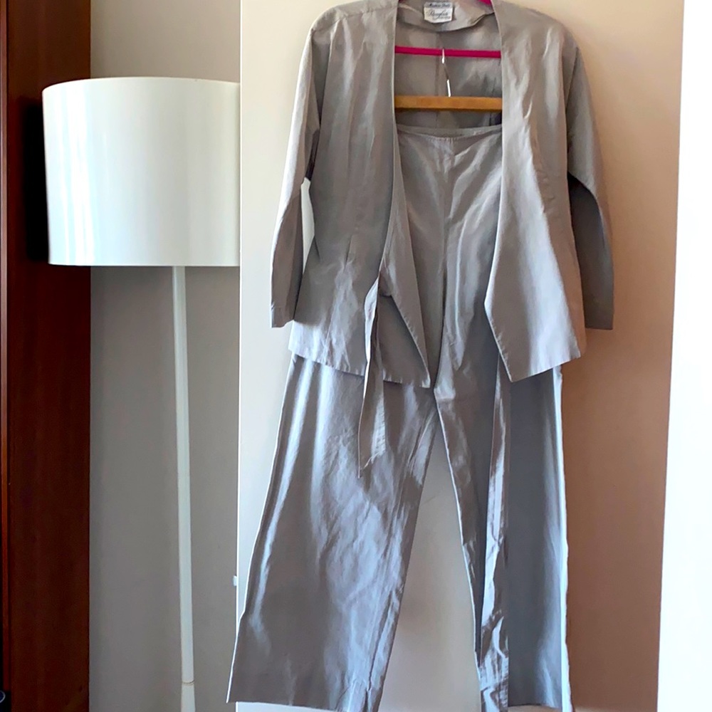 Chic ! MaxAzria! Elegant! Classy! Fancy!